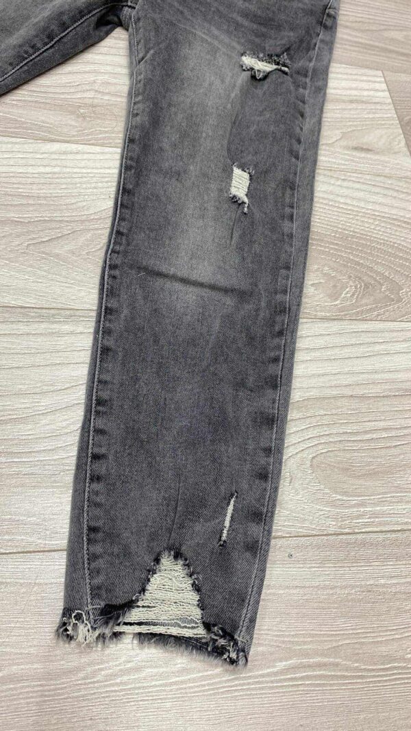 jeansy PUSH UP szare , dziury - obrazek 4