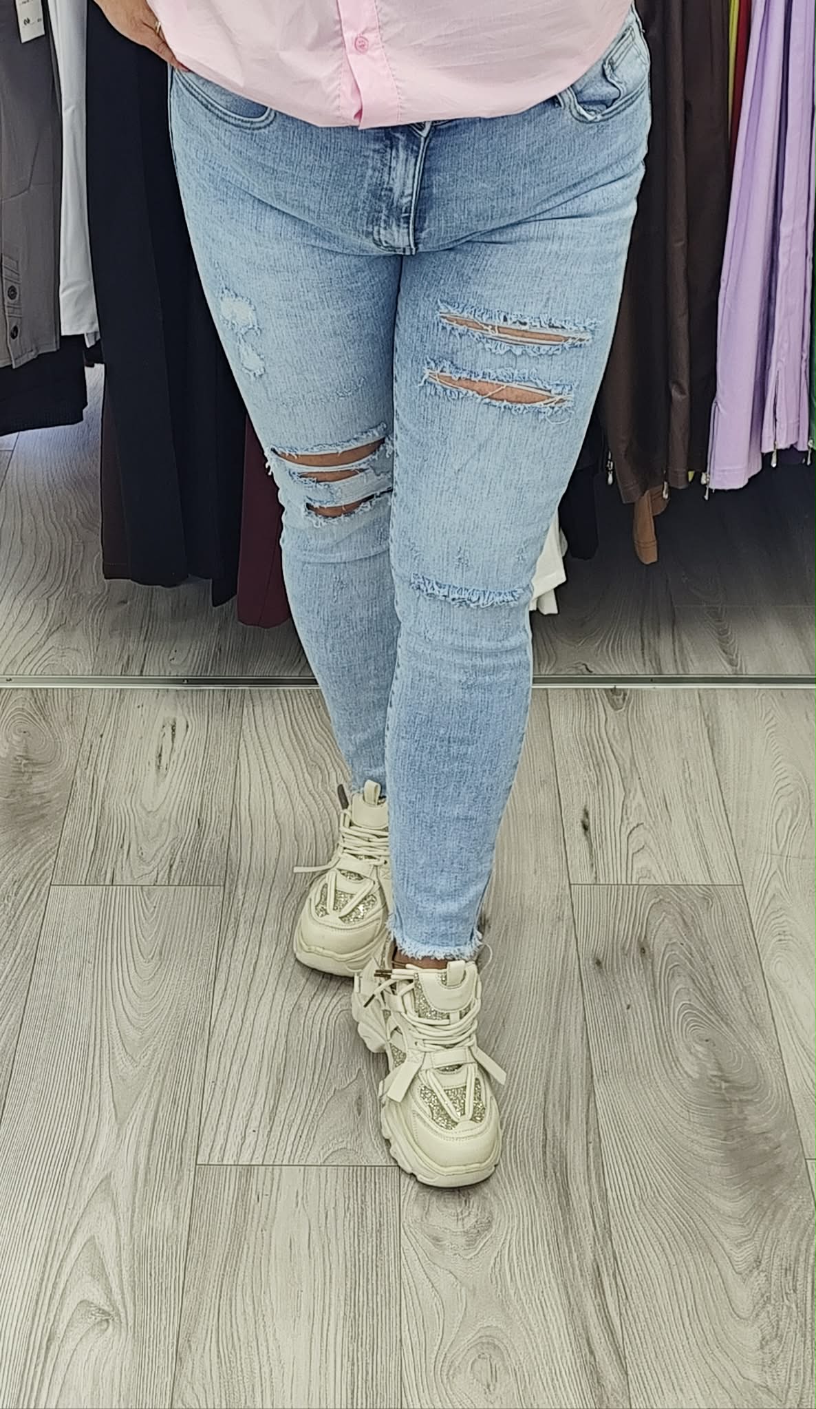 Spodnie jeans z dziurami 42,44,46,48,50 - obrazek 4