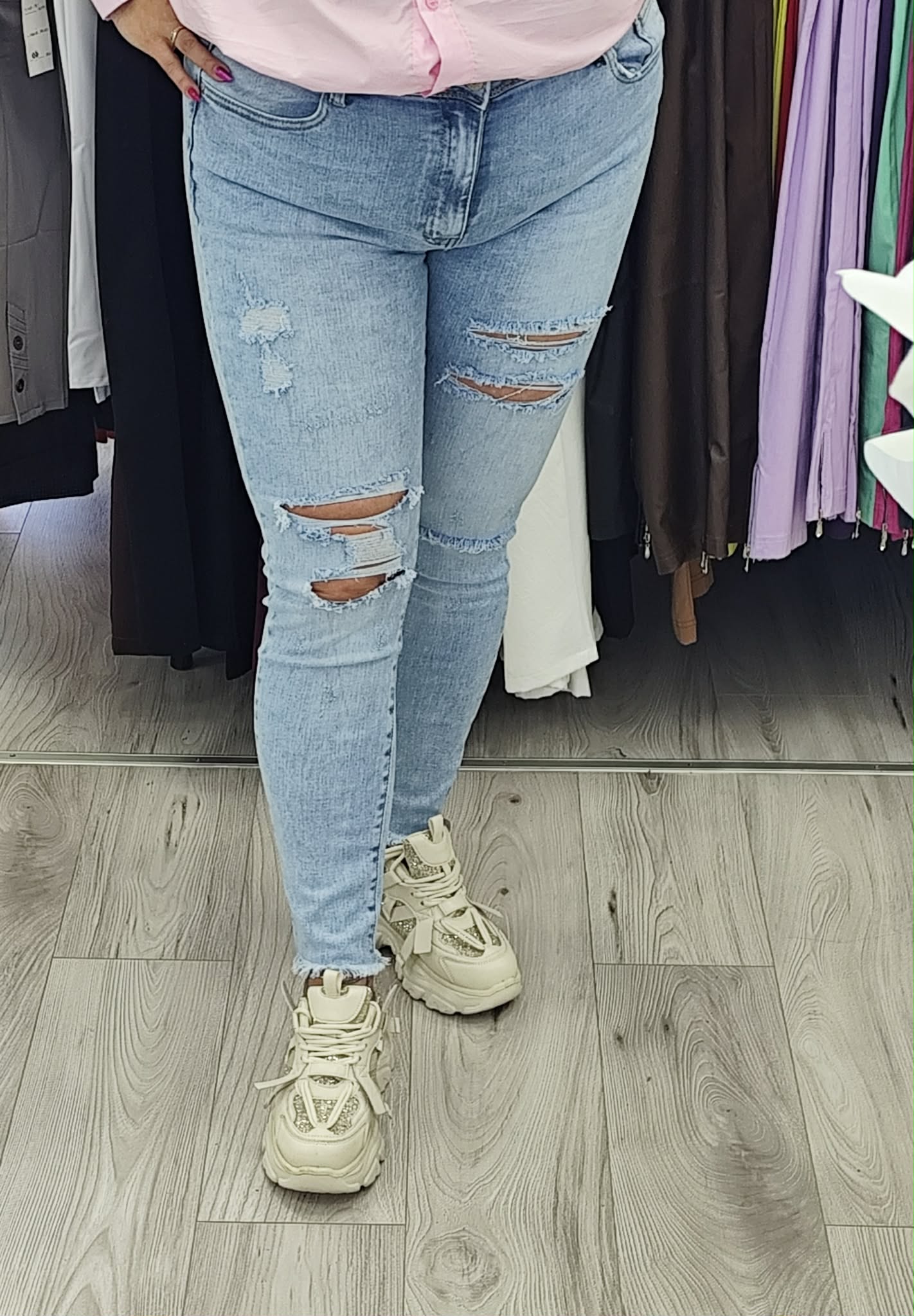 Spodnie jeans z dziurami 42,44,46,48,50 - obrazek 3