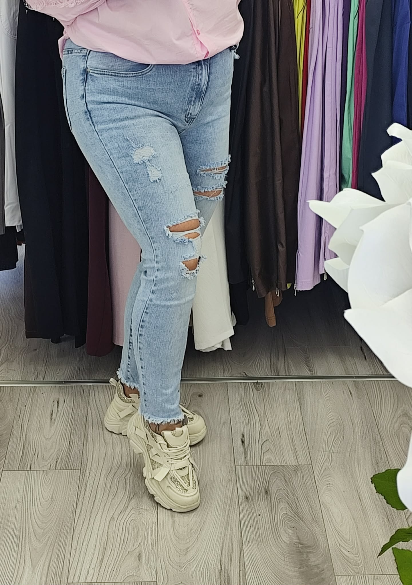 Spodnie jeans z dziurami 42,44,46,48,50