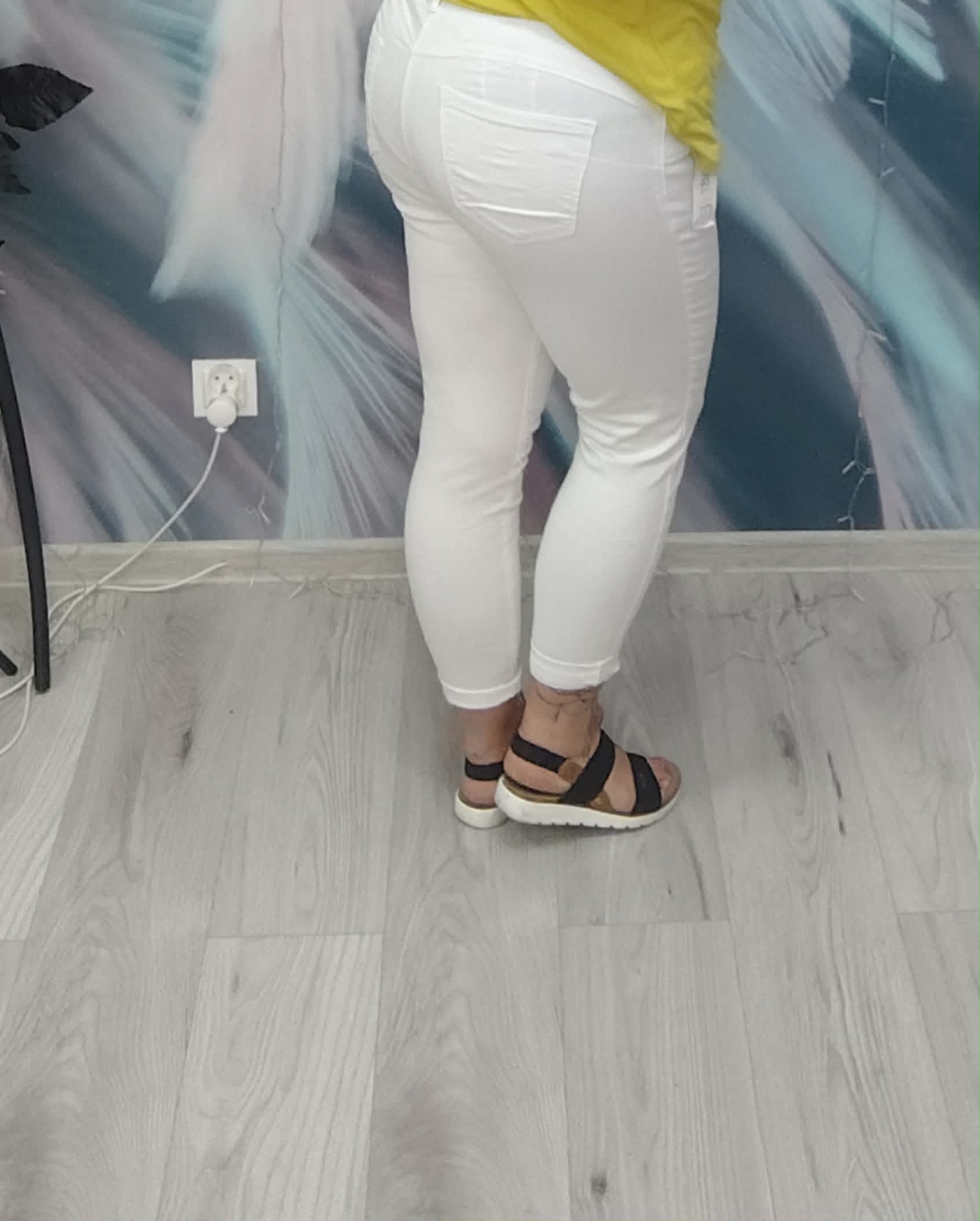 Spodnie jeans klasyczne białe, push up , wysoki stan - obrazek 3