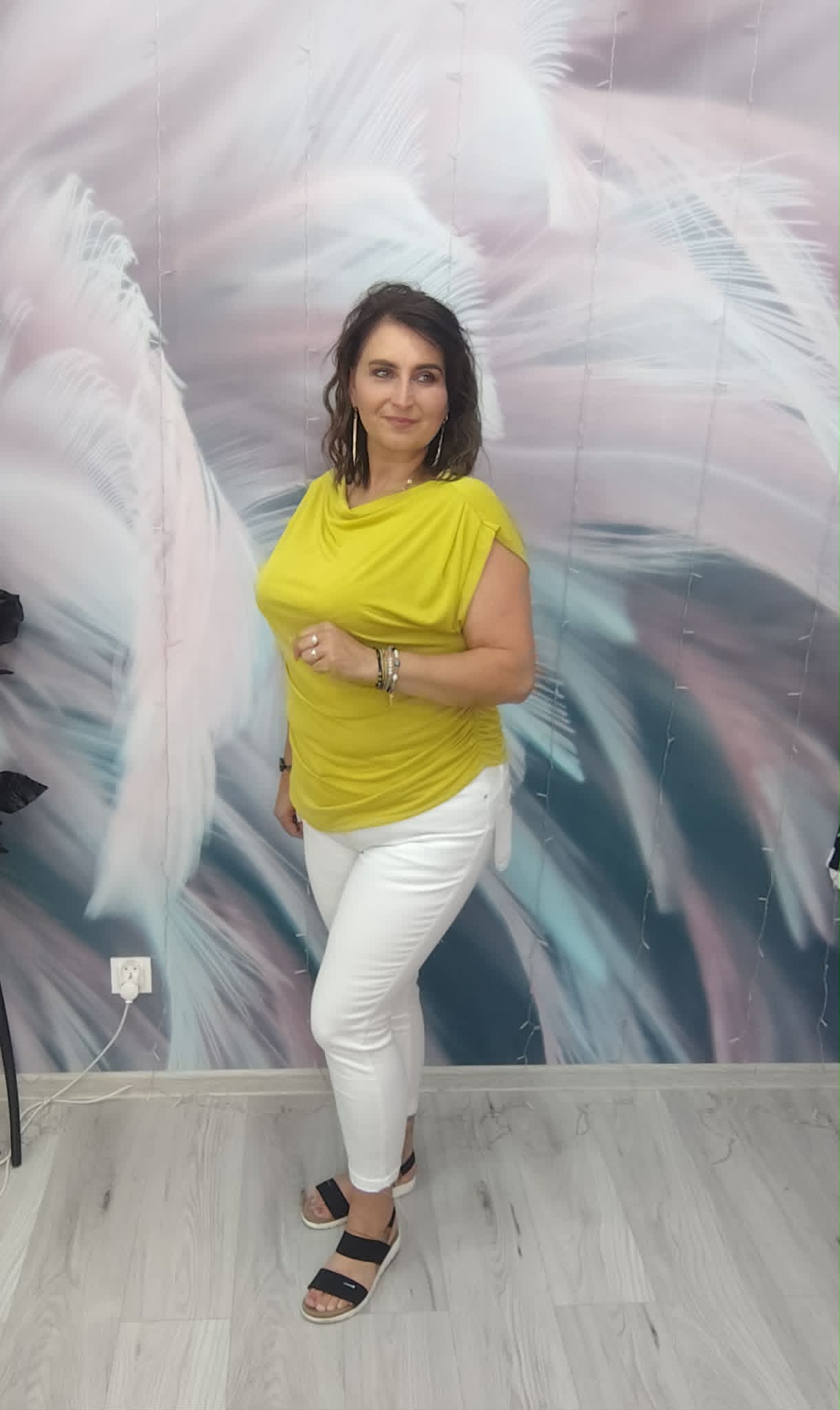Spodnie jeans klasyczne białe, push up , wysoki stan